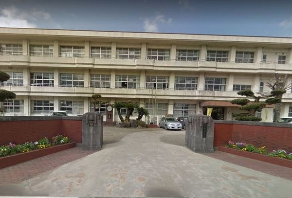 都城市一万城町の中古一戸建て(都城市立妻ケ丘中学校)