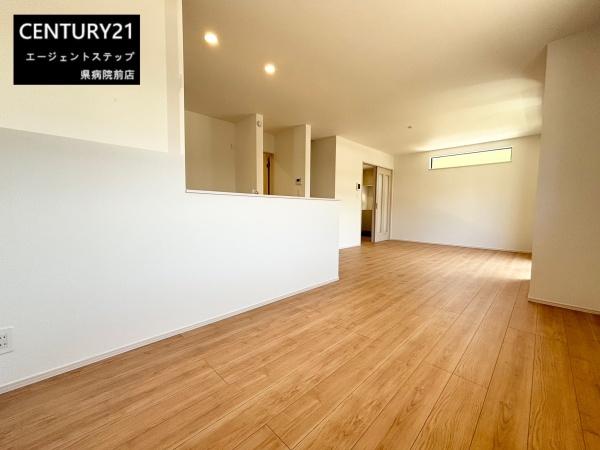 ハートフルタウン宮崎芳士　A号棟　新築