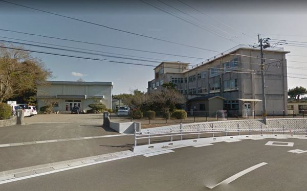 児湯郡新富町大字新田の中古一戸建て(新富町立新田小学校)