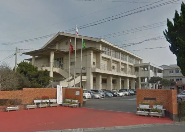 児湯郡新富町B号棟(新富町立富田中学校)