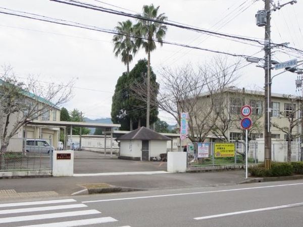 日向市財光寺店舗(日向市立財光寺小学校)