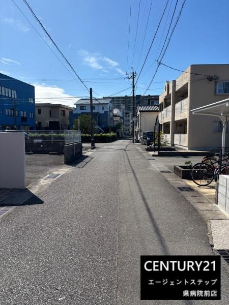 クレイドルガーデン永楽町第4 2号棟 新築(前面道路含む現地写真)
