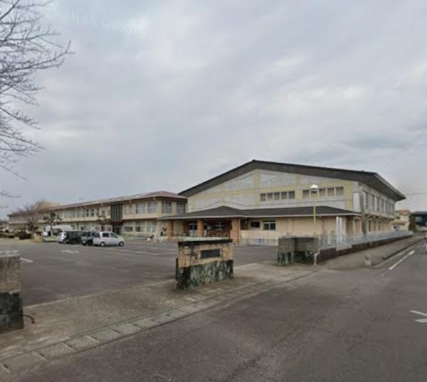 北諸県郡三股町大字樺山の新築一戸建(三股町立三股小学校)