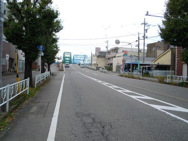 富山市神通町３丁目の土地