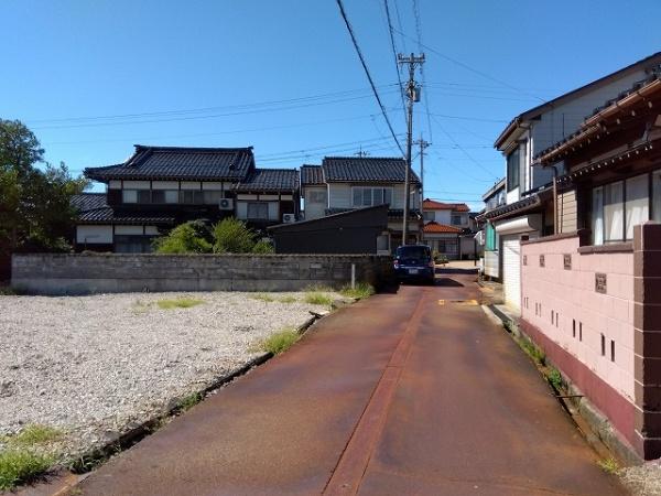 射水市堀岡古明神の土地