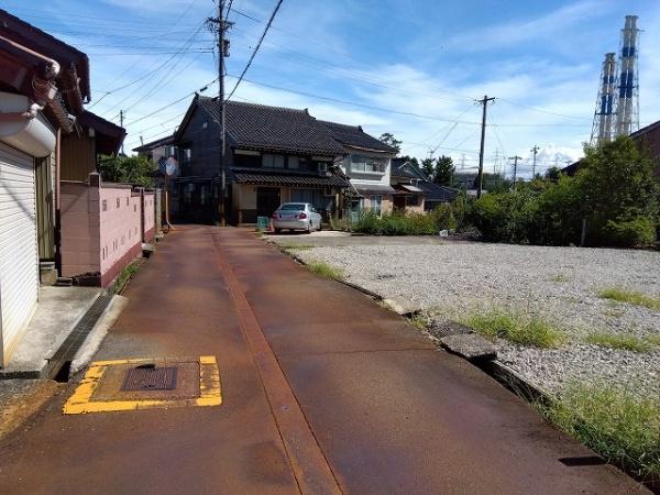 射水市堀岡古明神の土地