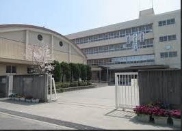 茨木市南春日丘6丁目の土地(茨木市立西陵中学校)