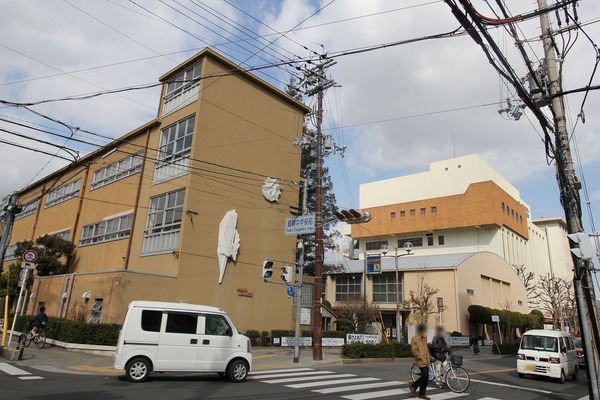 茨木市下中条町の土地(茨木市立養精中学校)