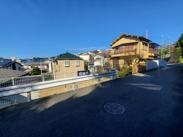 茨木市北春日丘４丁目　新築戸建