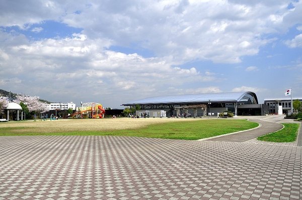 高槻市日吉台七番町 新築戸建 1号棟(古曽部防災公園)