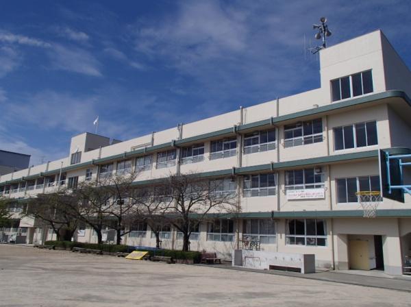 ローレルハイツ茨木総持寺2号棟(茨木市立西河原小学校)