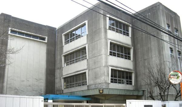 ローレルハイツ茨木総持寺2号棟(茨木市立三島中学校)
