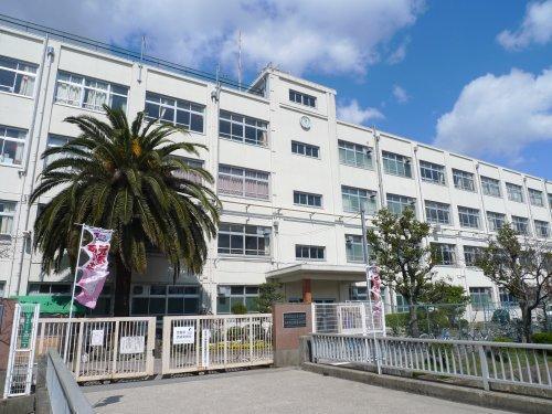 高槻市芝生町1丁目 新築戸建 2号地(高槻市立芝生小学校)