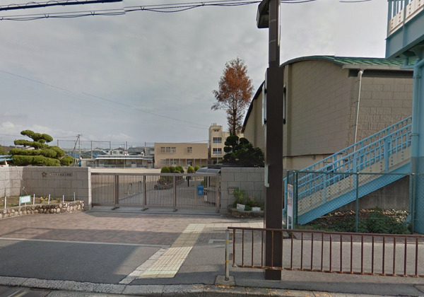 茨木市春日1丁目の土地(茨木市立春日小学校)