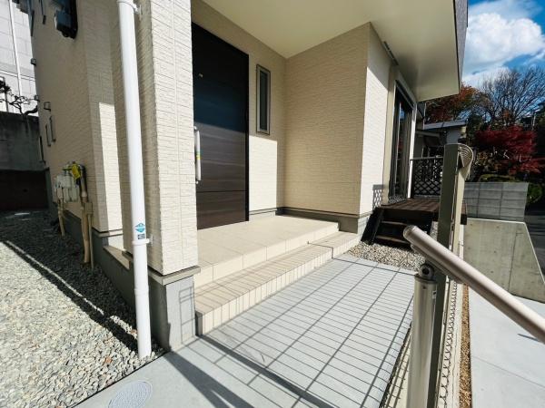 高槻市安岡寺町1丁目　新築戸建　2号棟