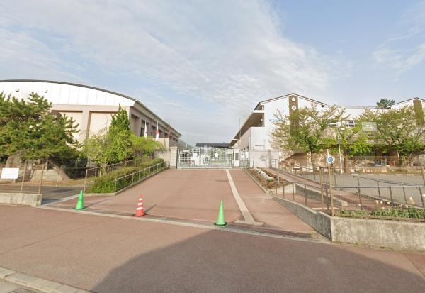 亀岡市曽我部町南条中向田の土地(亀岡市立曽我部小学校)