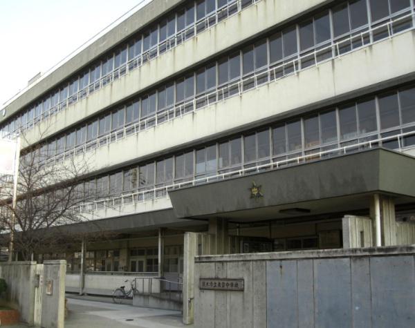 茨木市鮎川１丁目の中古一戸建て(茨木市立東雲中学校)