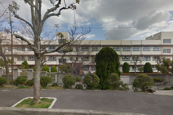 茨木市北春日丘2丁目の土地(茨木市立西小学校)