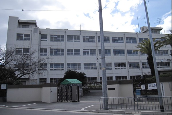 高槻市柱本6丁目の中古一戸建て(高槻市立柱本小学校)