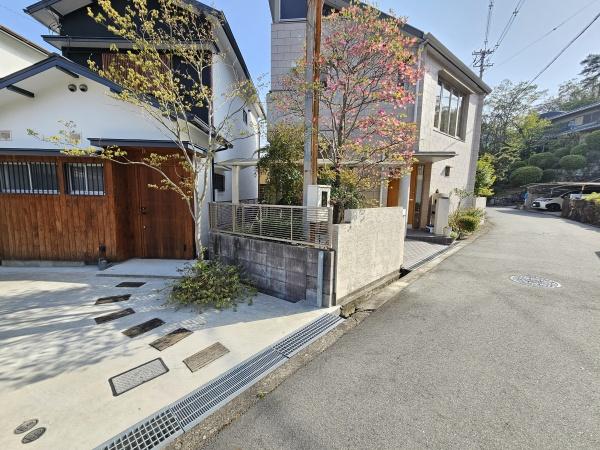 茨木市北春日丘2丁目　中古戸建