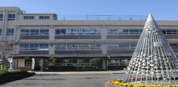 ライフフィールドハイム高槻壱番館(高槻市立第二中学校)
