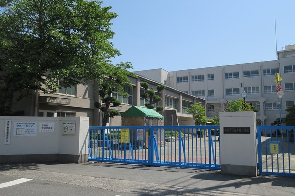 高槻市東和町の中古一戸建て(高槻市立冠小学校)