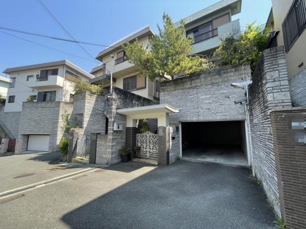 茨木市北春日丘2丁目　中古戸建