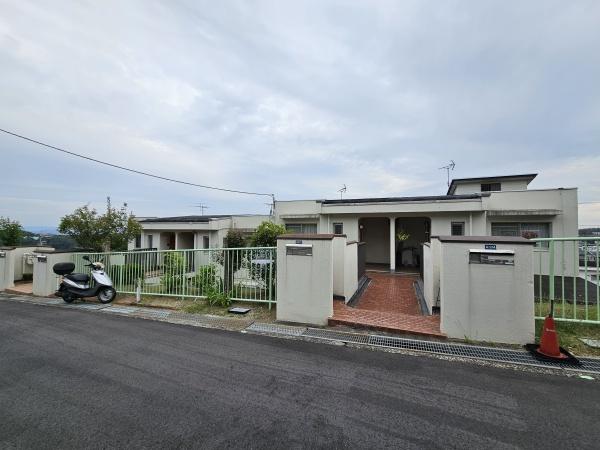 茨木市山手台4丁目　テラスハウス