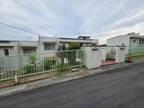 茨木市山手台4丁目　テラスハウス