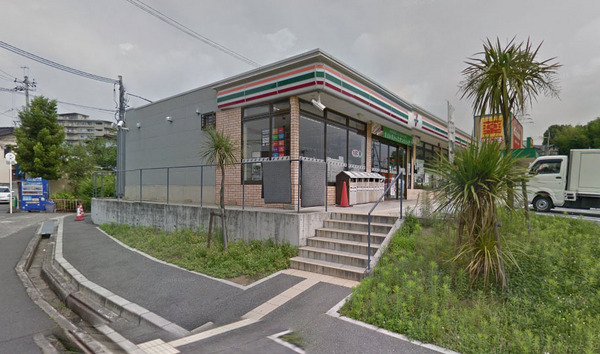 さんくれーる茨木Ｂ棟(セブンイレブン茨木穂積台店)