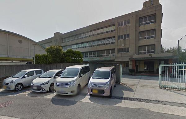 陽和台第4住宅8号棟(茨木市立北陵中学校)