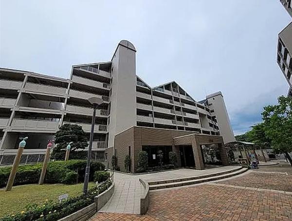 阪急ヒルズコート高槻６番館