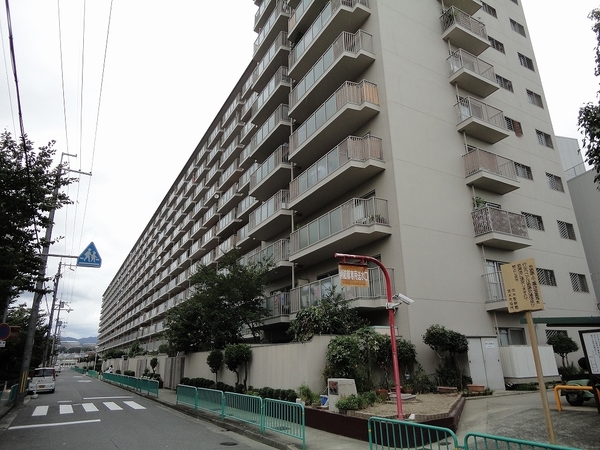 ローレルハイツ茨木総持寺１号棟