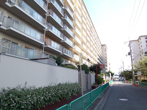 ローレルハイツ茨木総持寺１号棟