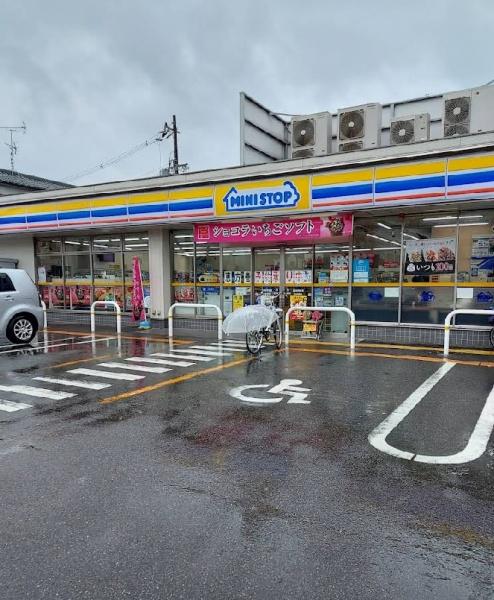 ウェルシーコート富田(ミニストップ高槻寿町1丁目店)