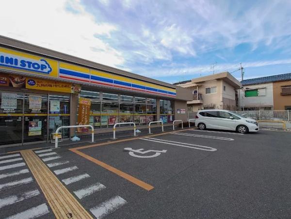 柳川ハイツ(ミニストップ高槻柳川町店)