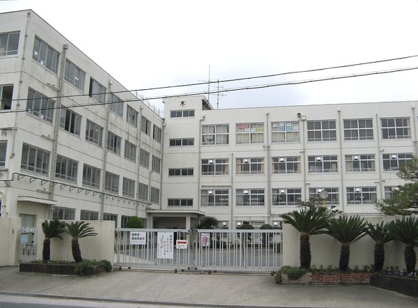 高槻市若松町　新築戸建(高槻市立城南中学校)