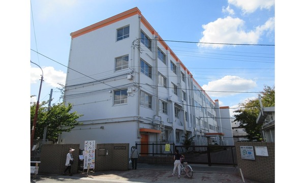 高槻市藤の里町　新築戸建(高槻市立第六中学校)