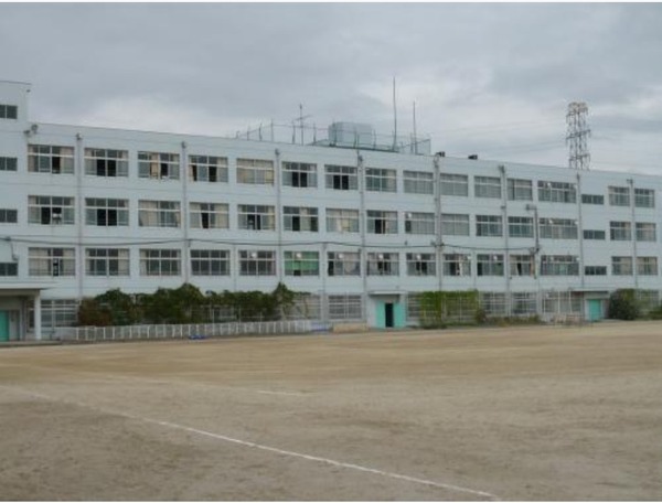 高槻市淀の原町の中古一戸建て(高槻市立上牧小学校)