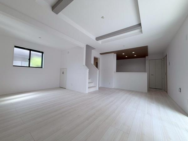 高槻市芝生町3丁目　新築戸建