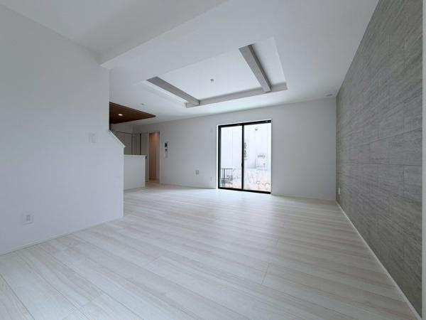 高槻市芝生町3丁目　新築戸建