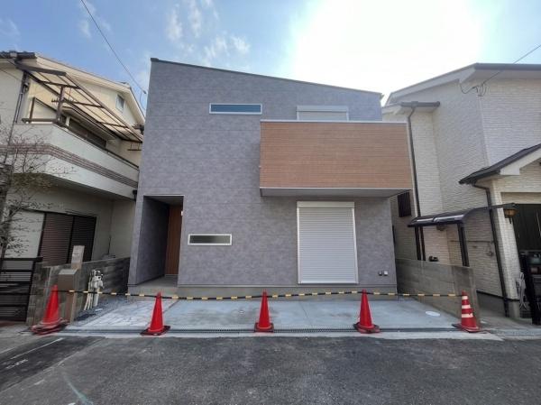 高槻市芝生町2丁目　新築戸建