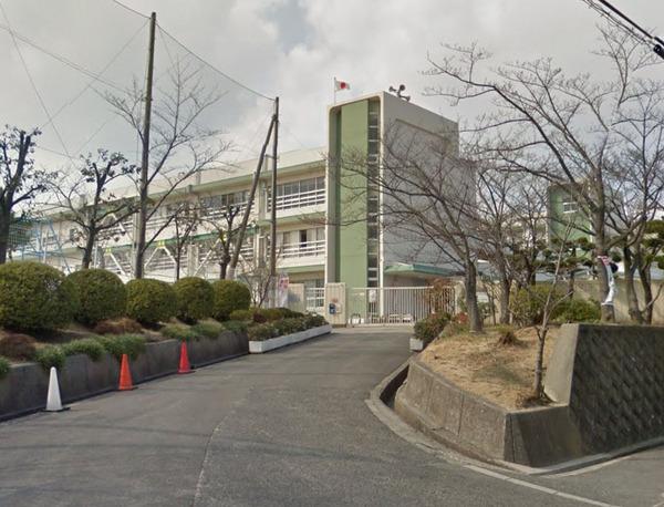 茨木市新郡山２丁目の中古一戸建て(茨木市立郡山小学校)