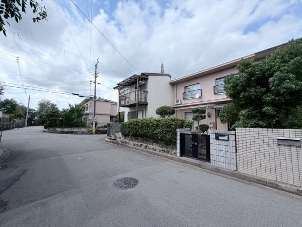 茨木市新郡山2丁目　中古テラスハウス