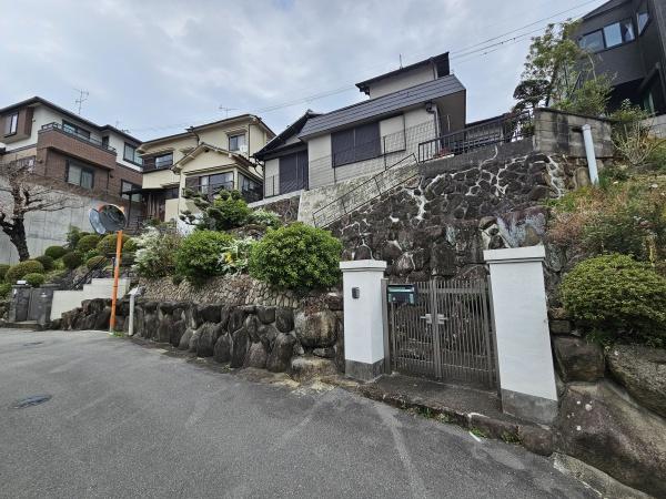 茨木市北春日丘２丁目　新築戸建