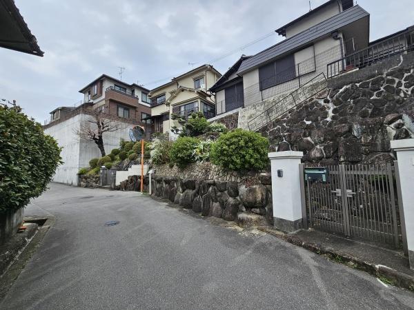 茨木市北春日丘２丁目　新築戸建