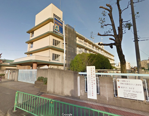 茨木市東奈良１丁目の中古一戸建て(茨木市立東奈良小学校)