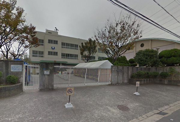 白川高層住宅3号棟(茨木市立白川小学校)