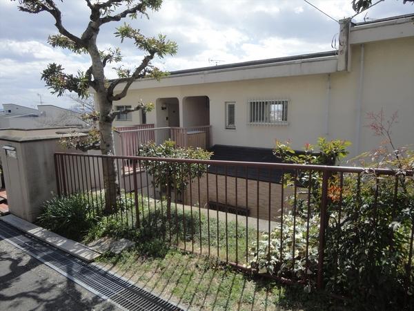 茨木市山手台4丁目　テラスハスウ