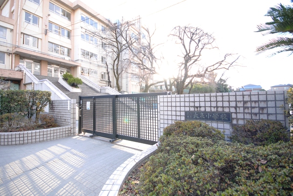 カーサ大泉学園(練馬区立大泉小学校)
